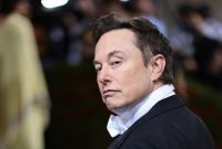 Elon Musk Berseteru Dengan CEO Twitter